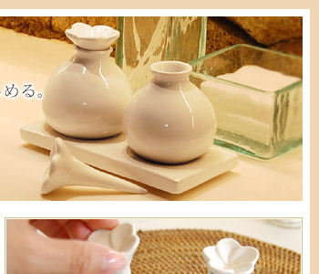 写真のように、フタの柄が長く、中のアロマオイルを数滴だけ欲しい時に使えば便利です。