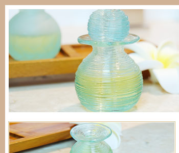 淡い緑色がオシャレなスパボトル