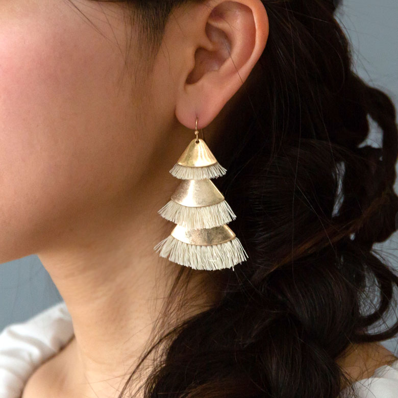 デザインフリンジピアス