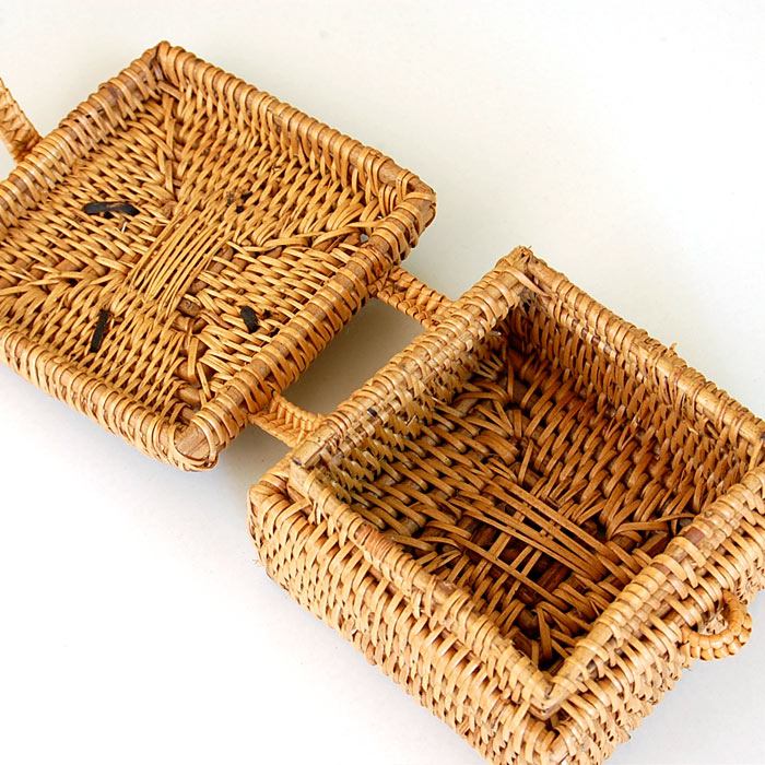 アタで編まれた波型デザインの収納ボックス 収納トレー かごトレイ 整理トレー 小物入れトレイ 収納バスケット 籠 カゴ かごバスケット 収納ケース 整理ボックス バリ 雑貨 アジア雑貨 アジアン雑貨 トレイ 整理整頓 整理ケース アジアン雑貨 バリ雑貨 アジア工房