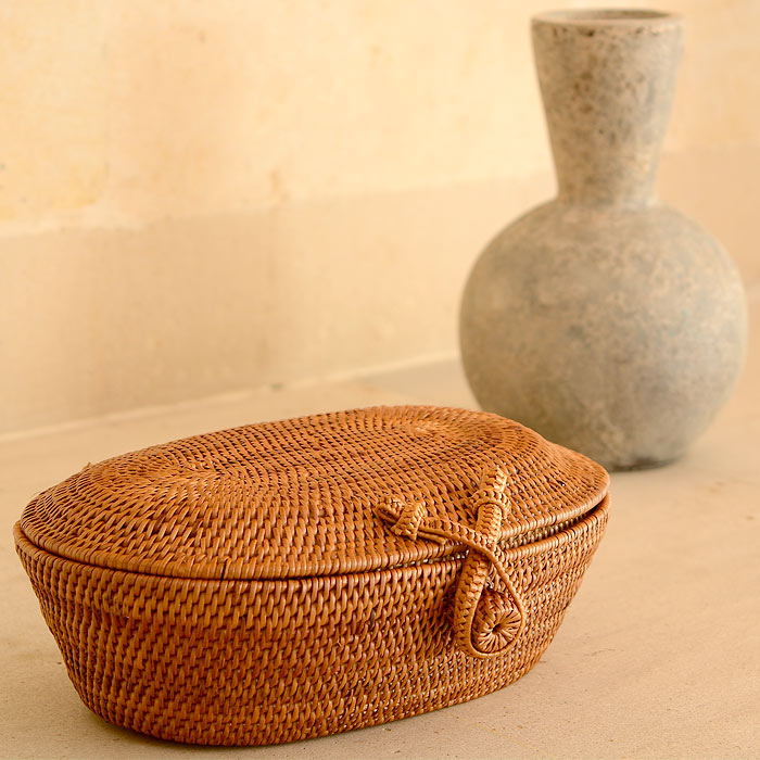アタで編まれた楕円形のフタ付き小物入れバスケット[L]