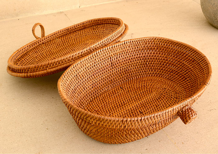 アタで編まれた楕円形のフタ付き小物入れバスケット[L]