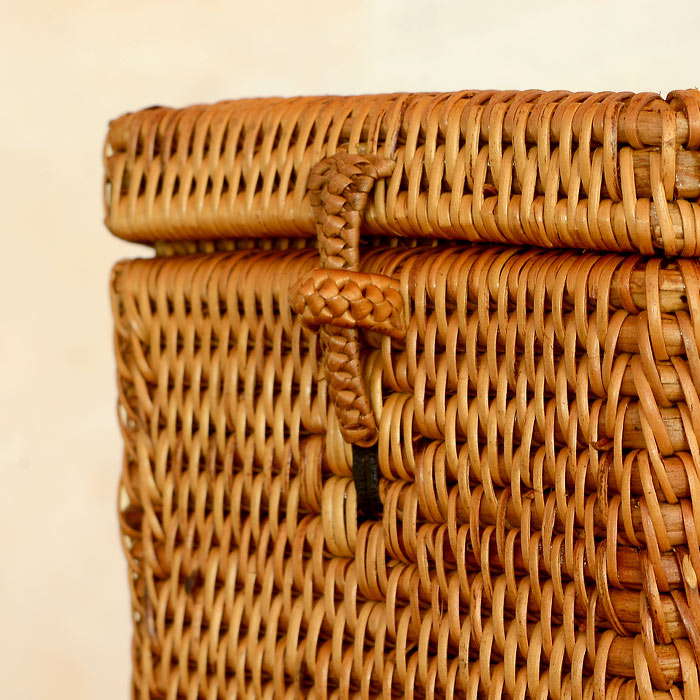 アタで編まれた六角形のフタ付き小物入れケース[L]