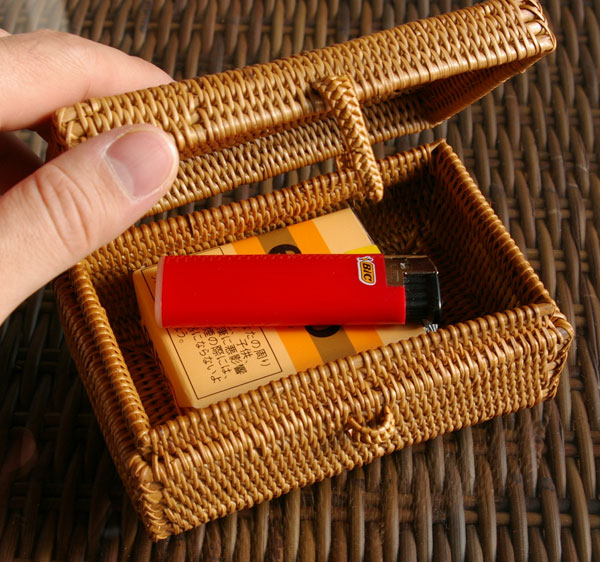 アタでできたポケットティッシュケース