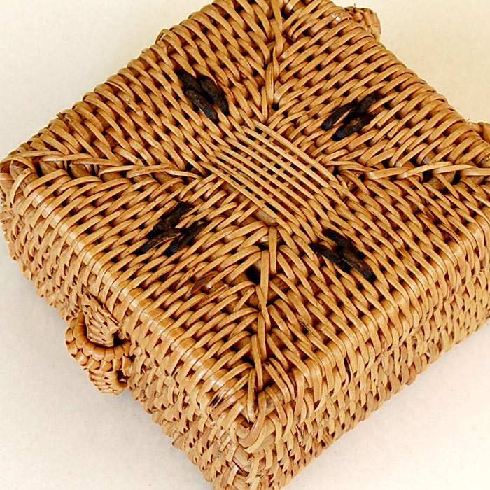 アタで編まれた波型デザインの収納ボックス 収納トレー かごトレイ 整理トレー 小物入れトレイ 収納バスケット 籠 カゴ かごバスケット 収納ケース 整理ボックス バリ 雑貨 アジア雑貨 アジアン雑貨 トレイ 整理整頓 整理ケース アジアン雑貨 バリ雑貨 アジア工房