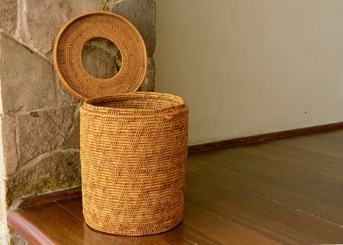 フタに穴のあいたアタ製バスケット 円柱形 ダストボックス ゴミ箱 バリ アジアン雑貨