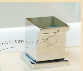 清潔感ただようクリアなガラス製ソープディッシュ。