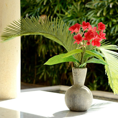 ソテツリーフ。南国のフェイクグリーン。