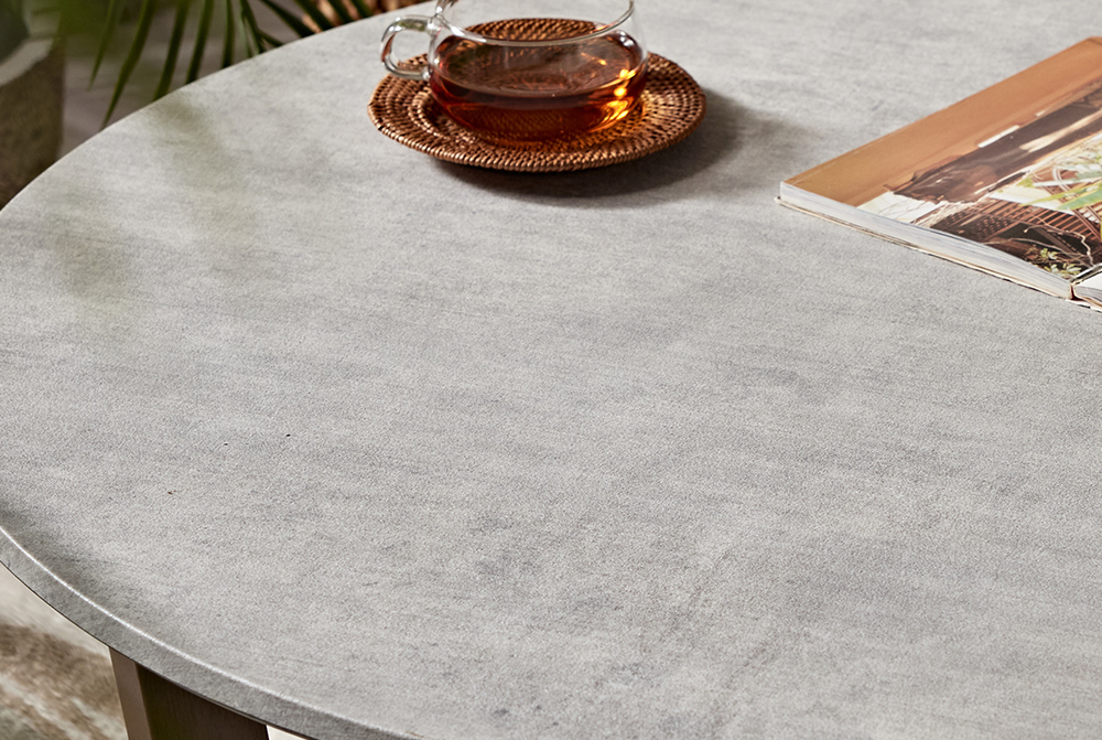 こだわりのストーン調の天板