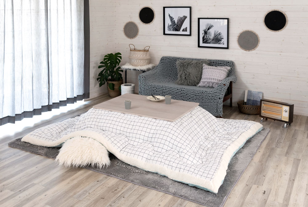 おすすめコーディネート実例。モノトーンなこたつリビング。