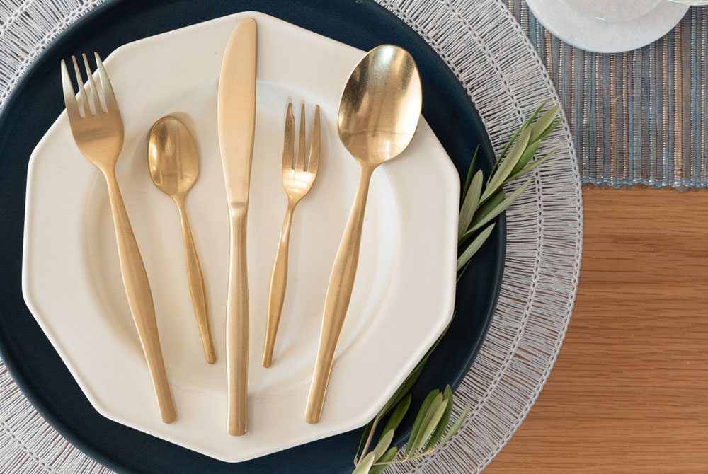 ���ˤ�������Υơ��֥륦����