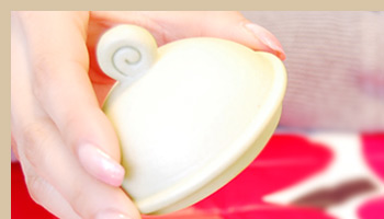 ポプリ入れにピッタリ。陶器のうずまきケース