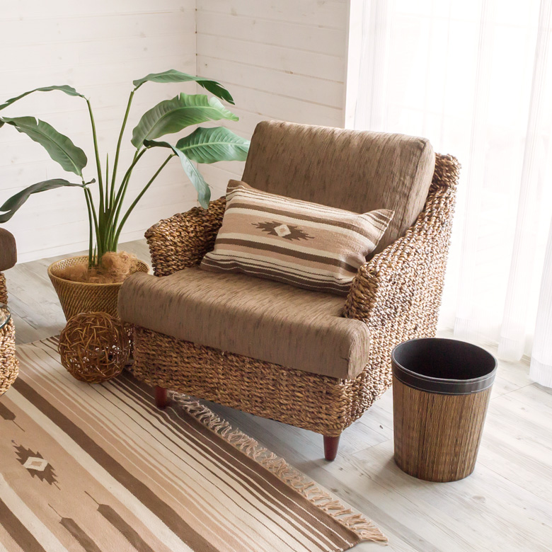 アバカ素材のアームチェア