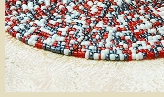 厚みは2mm程ですので、安定していて使い勝手がいいですよ。