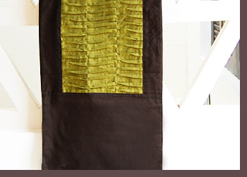 ボリューム感のある生地で、触り心地も良いタペストリーです。