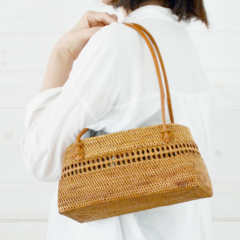 バリ島生まれのかごバッグ