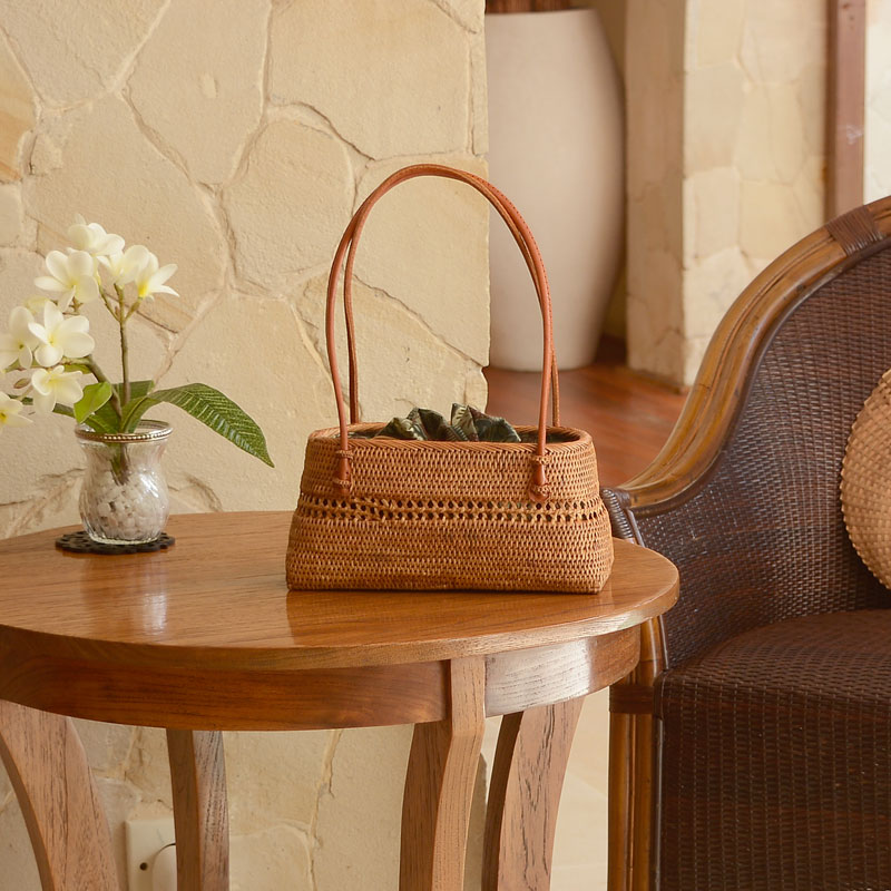 蓋付きで中身が見えないので安心して使えます