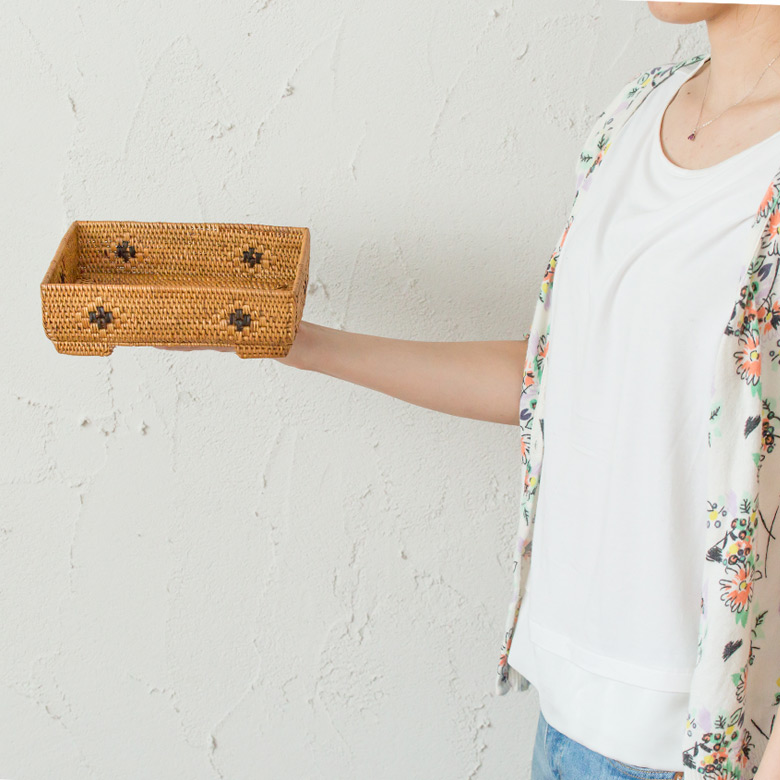 アタで編まれた脚つきバスケットトレイ アジアン バリ アジアン雑貨