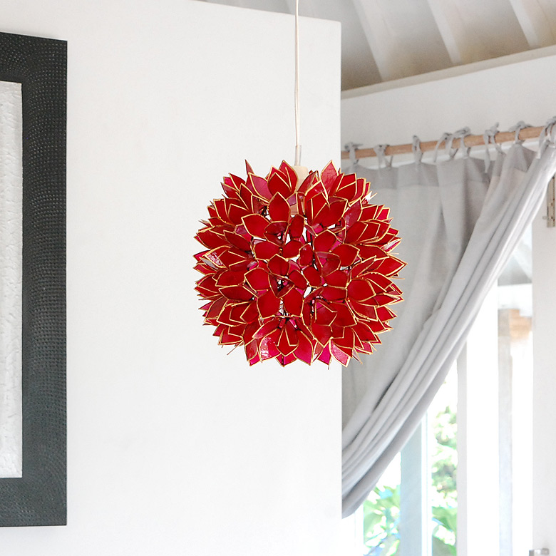 電気を付けなくても素敵なインテリアになるペンダントライト