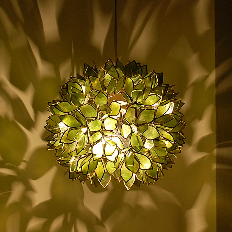 カピスシェルのペンダントライト。グリーン。緑。