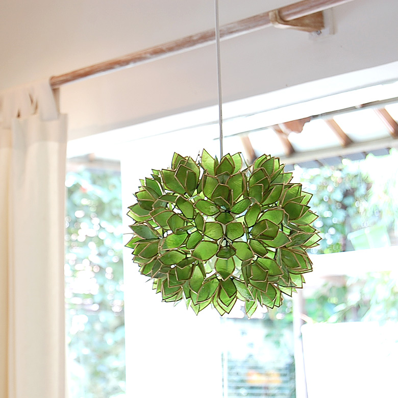 電気を付けなくても素敵なインテリアになるペンダントライト