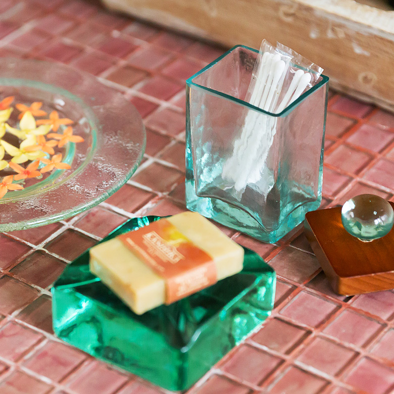 ガラスの四角いケース