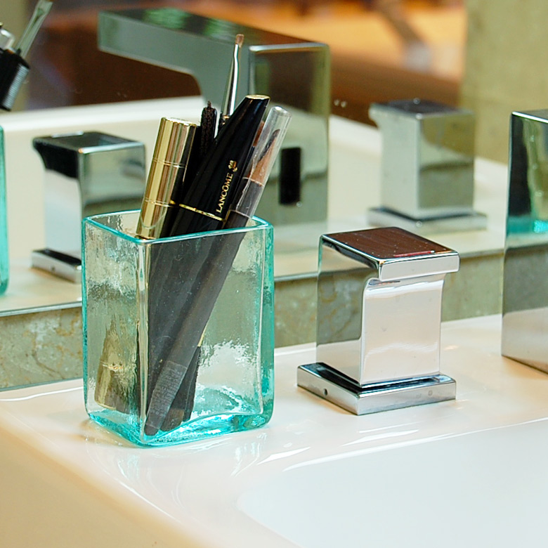 ガラスの四角いケース