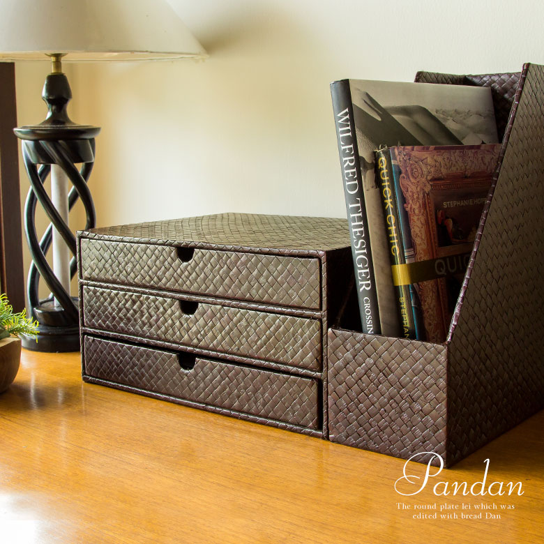 パンダンで出来た卓上3段チェスト