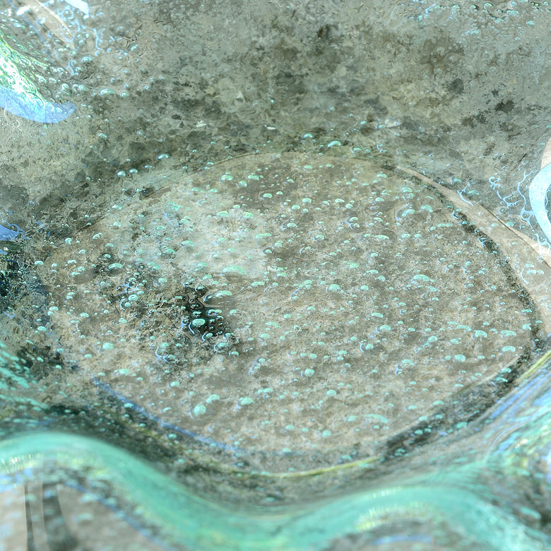 ガラスでできたスクエア型アッシュトレイ