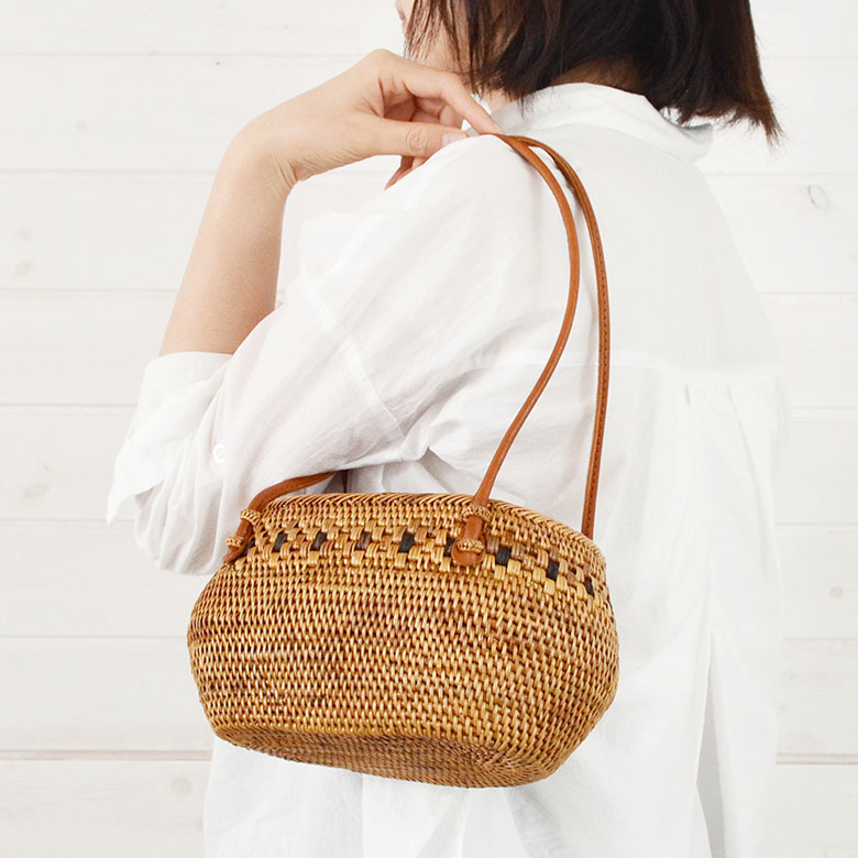 バリ島生まれのかごバッグ