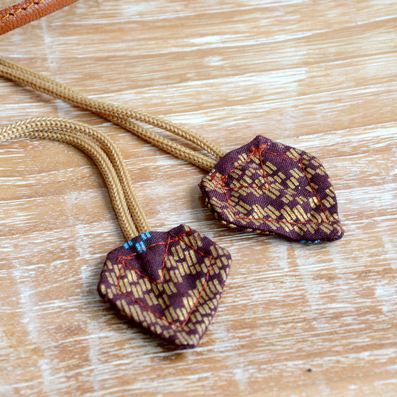 バリ島で買い付けた職人がひとつひとつハンドメイドで編み上げた貴重なアタ製バッグ