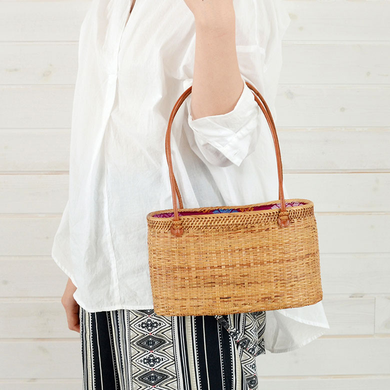 バリ島生まれのかごバッグ