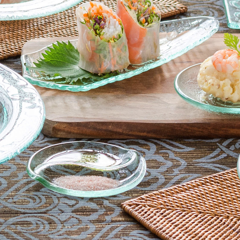 小さな気泡が散りばめられた質感