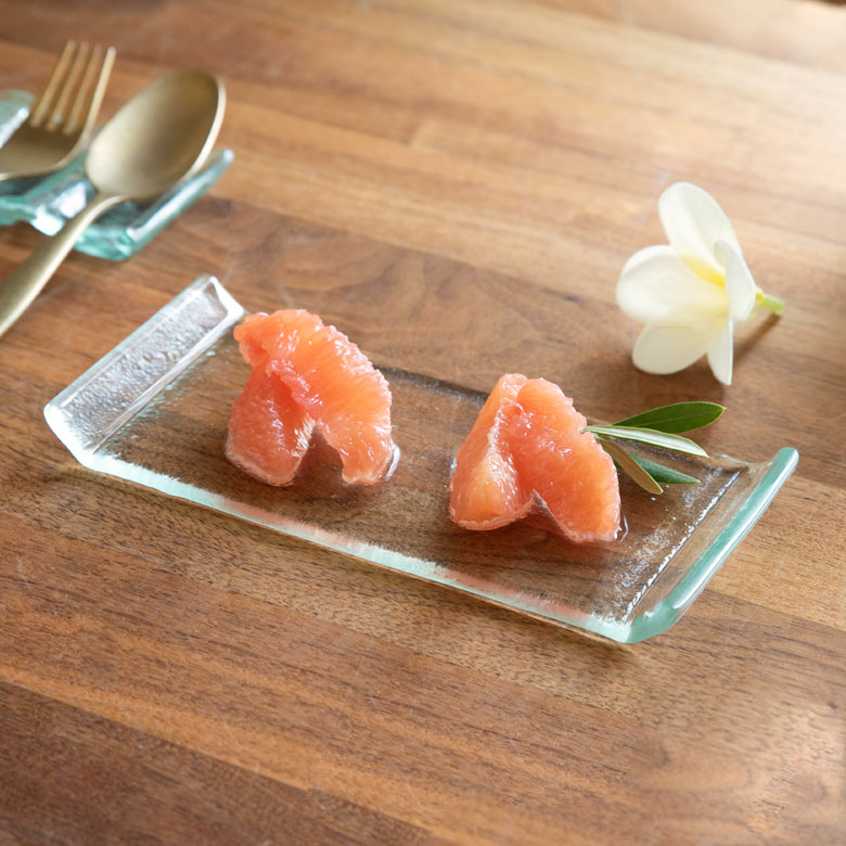 スイーツを載せるお皿にも。