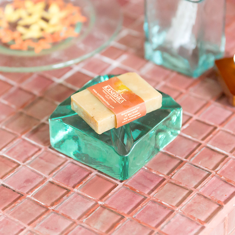 ガラスのチャンクソープディッシュ