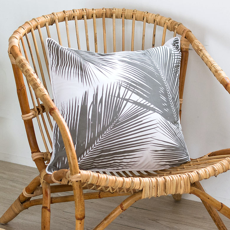 パームリーフ柄クッションカバー【グレー】