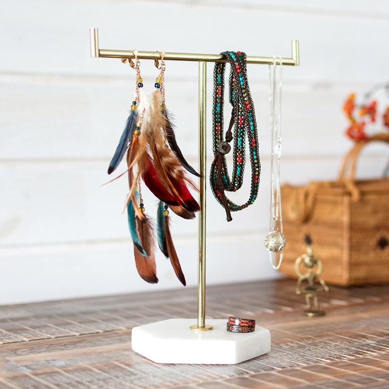 アクセサリーをインテリアに