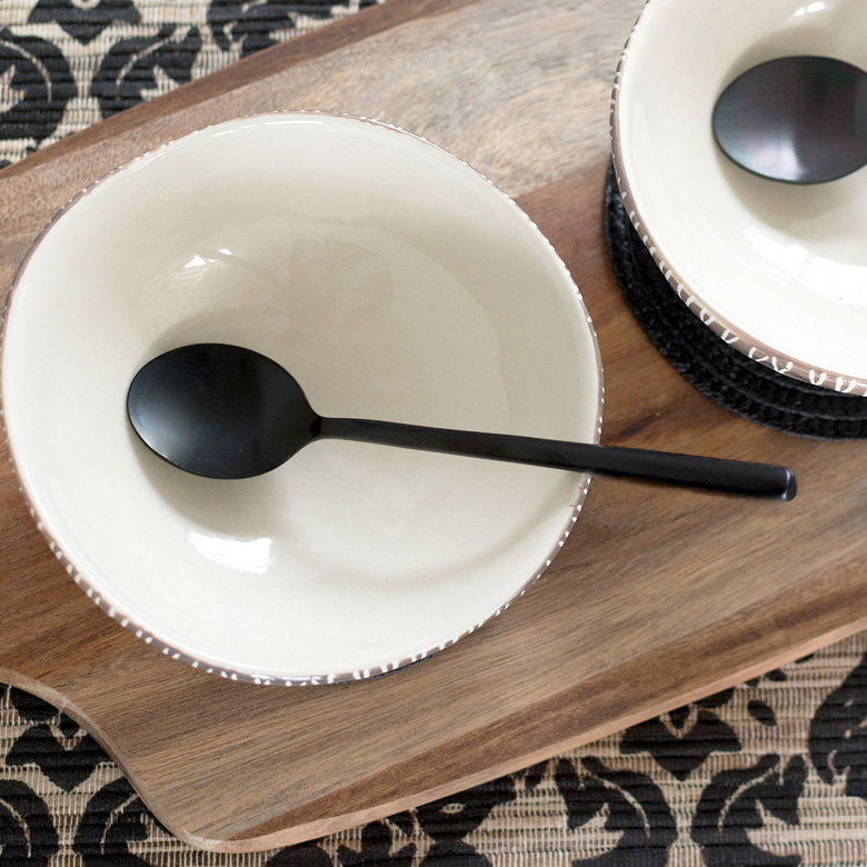 マットブラックの上品な質感 デザートスプーン