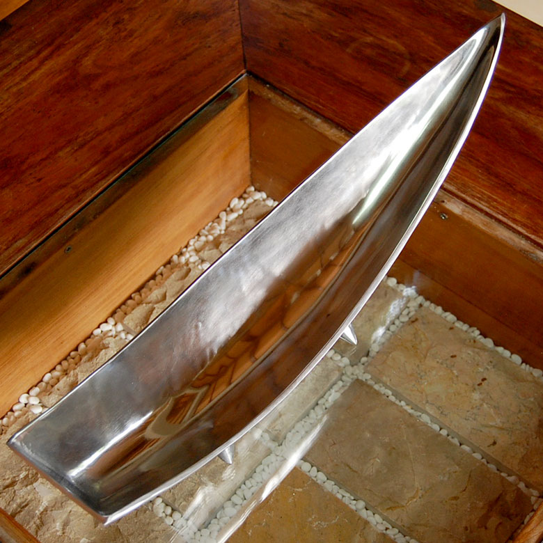 小舟のデザインがバリ島ならではのデコレーショントレイ