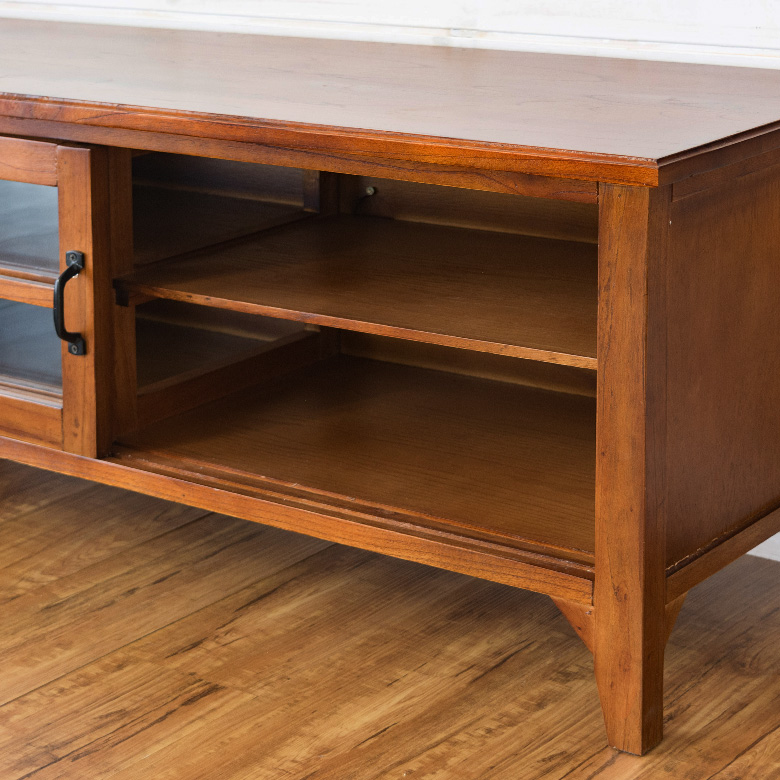 天然木でできたローボード