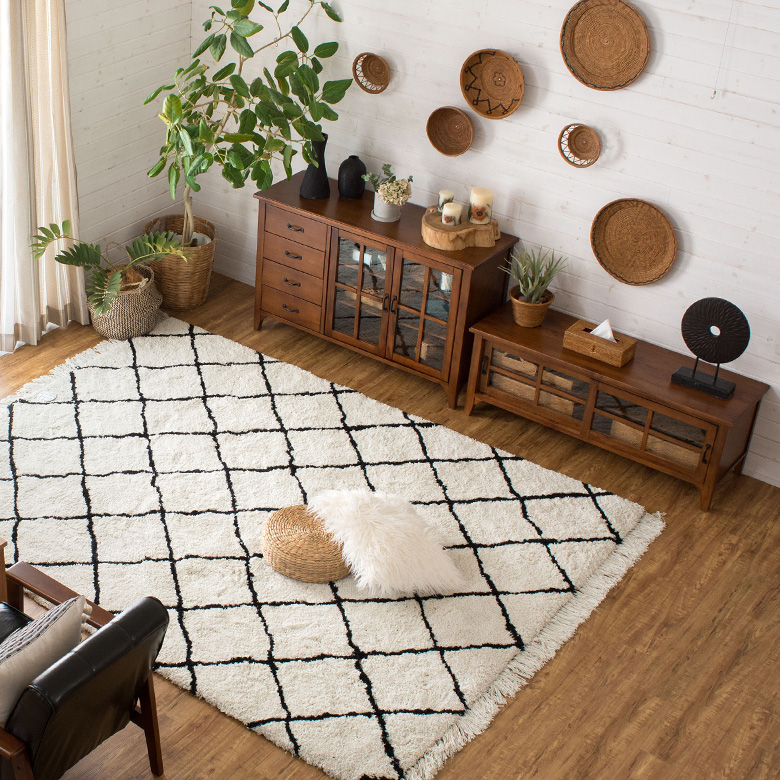 天然木でできたローボード