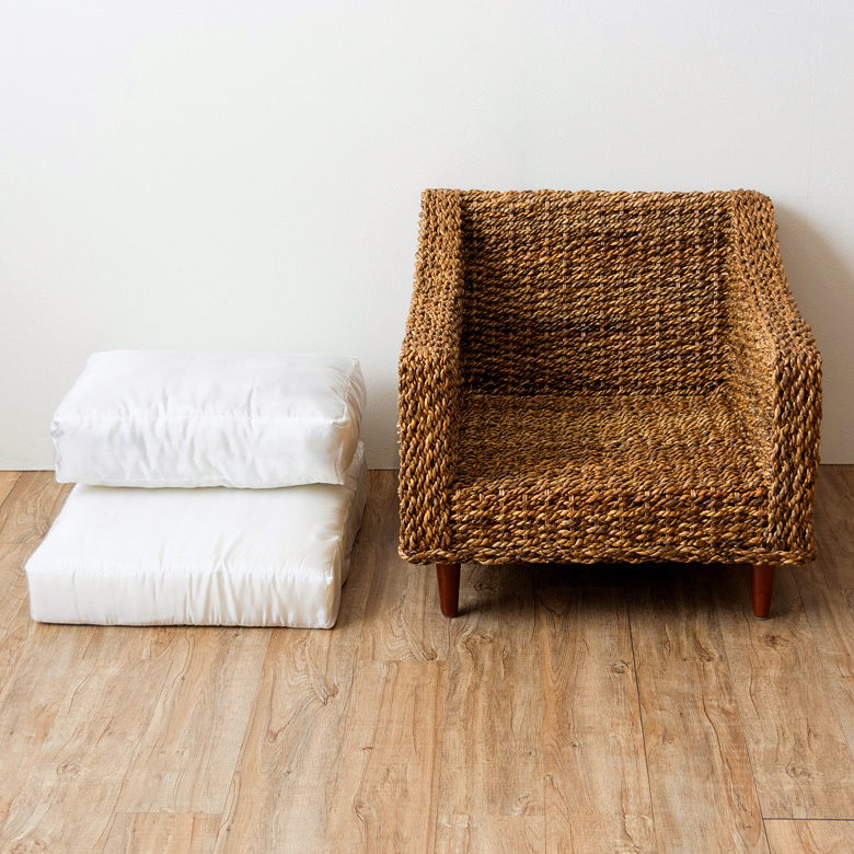 天然アバカ素材でできた 1人掛けソファ
