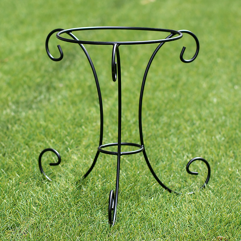 水盤の華やかさを引き立てる、ブラックアイアンスタンド