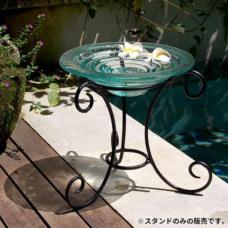 ガラスの水盤を合わせてお使いください。