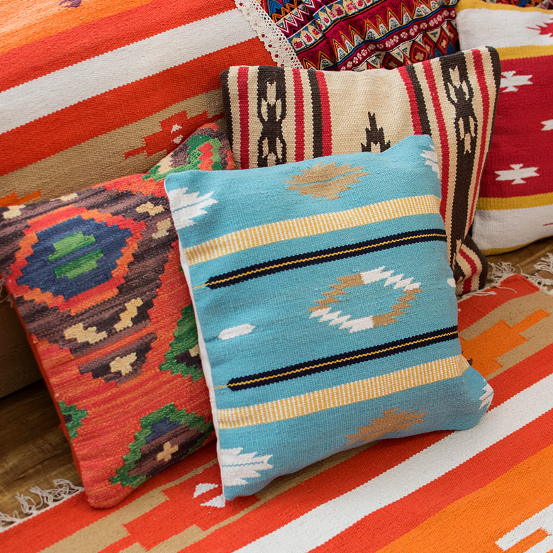 ネイティブ柄 クッション 45cm×45cmAタイプブルー