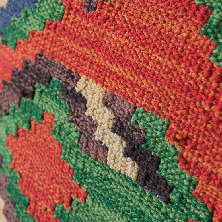 ネイティブ柄 クッション 45cm×45cmBタイプレッド