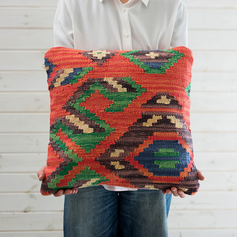 ネイティブ柄 クッション 45cm×45cmBタイプレッド