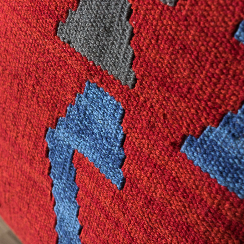 ネイティブ柄 クッション 45cm×45cmCタイプレッド×ベージュ