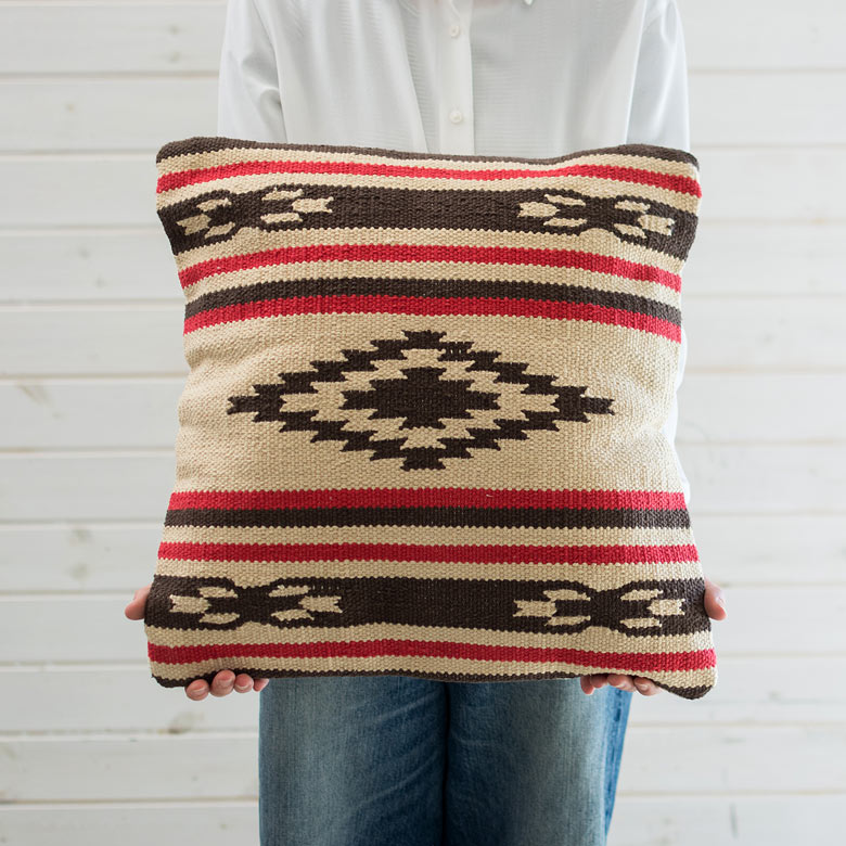 ネイティブ柄 クッション 45cm×45cmDタイプベージュ×ブラウン
