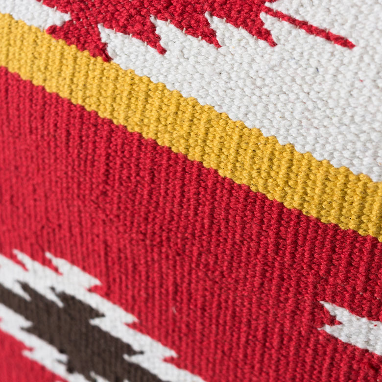 ネイティブ柄 クッション 45cm×45cmEタイプレッド×ホワイト